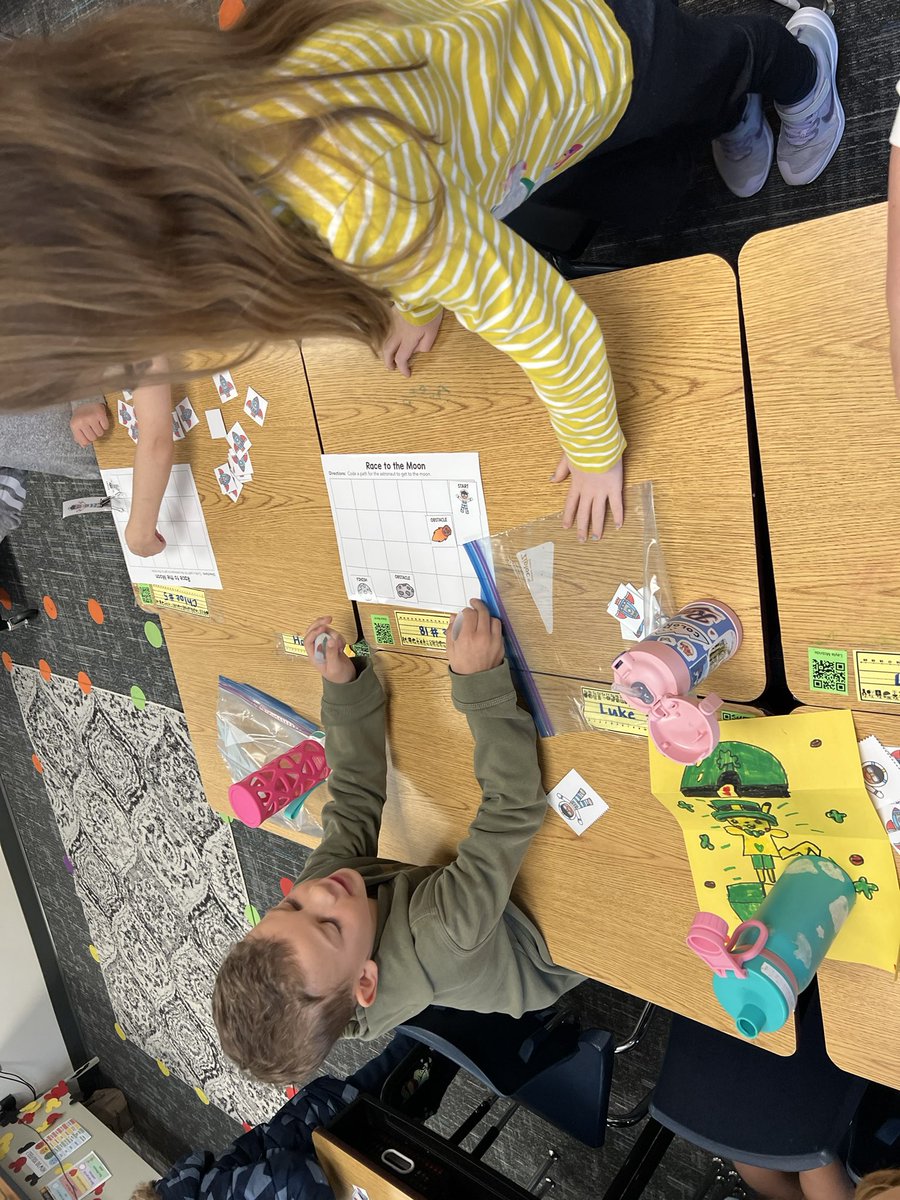 Liz_S_Castillo's tweet photo. Thank you to @KeiondraSimpson for setting up this Hidden Figures Coding activity with my 1st Graders! We love Makerspace!! 🤩 @OgleElem https://t.co/AsI3YlPWm1
