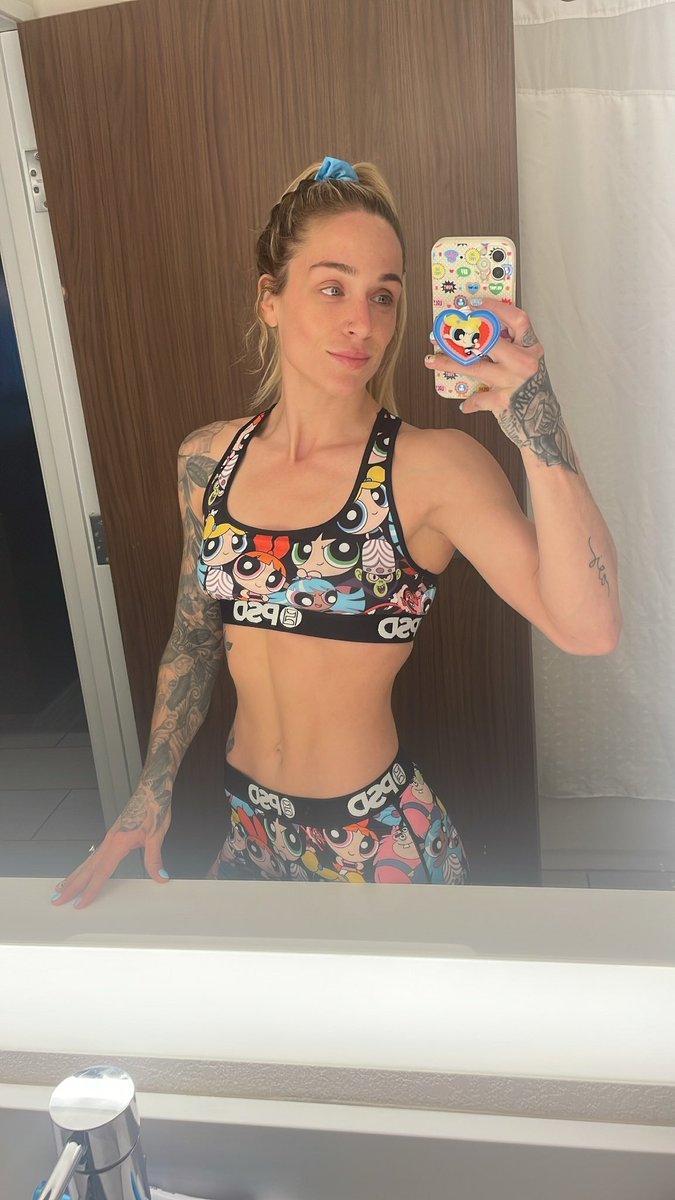mmababes_'s tweet photo. @alandriamma 🇺🇲 #MMATwitter https://t.co/SWO790TFOY