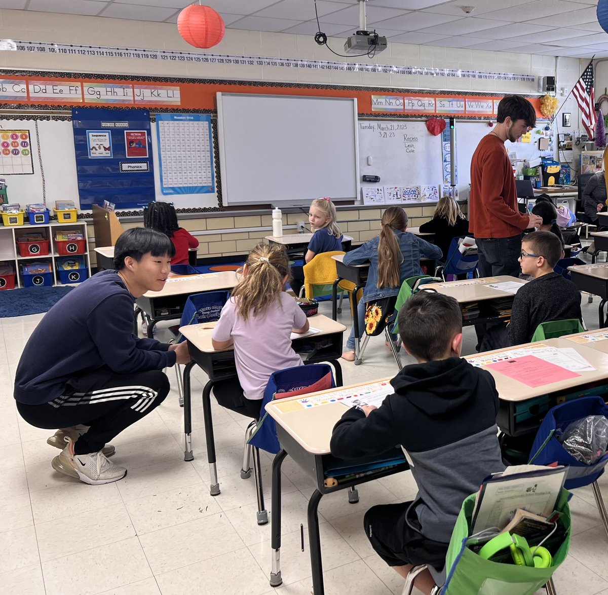 TeachersFour's tweet photo. Teacher Academy is touring the Four Cities--visiting every 2nd grade classroom in Norton, Wadsworth, Copley, and Barberton with a lesson about careers! Academy Interns had a great time with the second graders today--coming soon to an elementary school near you! https://t.co/UC6JbKoMCK