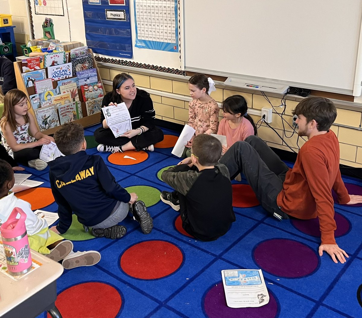 TeachersFour's tweet photo. Teacher Academy is touring the Four Cities--visiting every 2nd grade classroom in Norton, Wadsworth, Copley, and Barberton with a lesson about careers! Academy Interns had a great time with the second graders today--coming soon to an elementary school near you! https://t.co/UC6JbKoMCK