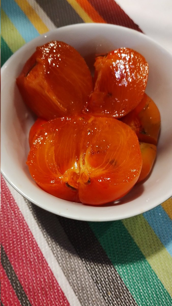 Tempo de caqui, viu <a href="/AndreiaSadi/">Andréia Sadi</a> ?