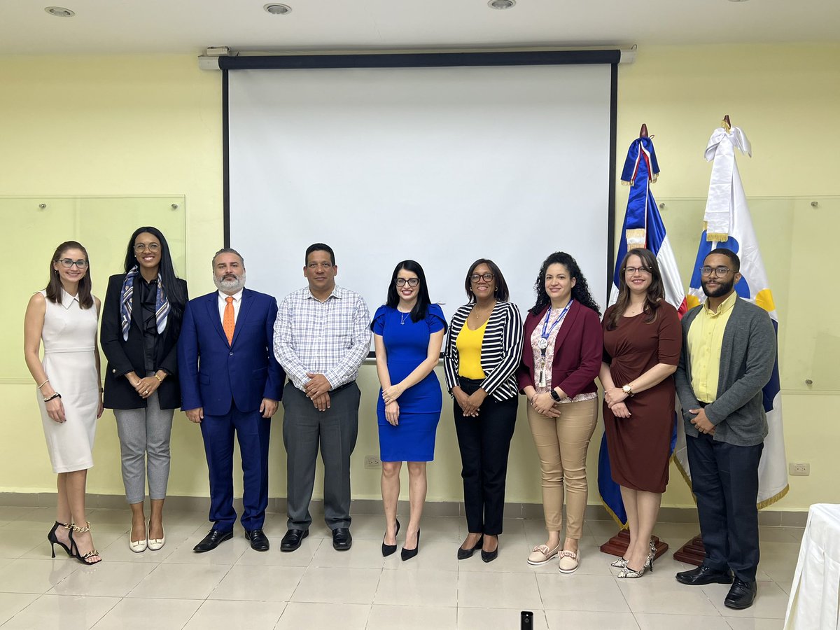 ASGPUERTORICO's tweet photo. Hoy durante la visita a la Dirección General de Contrataciones Públicas en R.D., la principal oficial de compras y administradora de la #ASG, Karla Mercado dialogó con el equipo de #ComprasRD sobre su sistema de Alertas Preventivas y el programa de Cumplimiento Regulatorio. https://t.co/5xL704GrbI