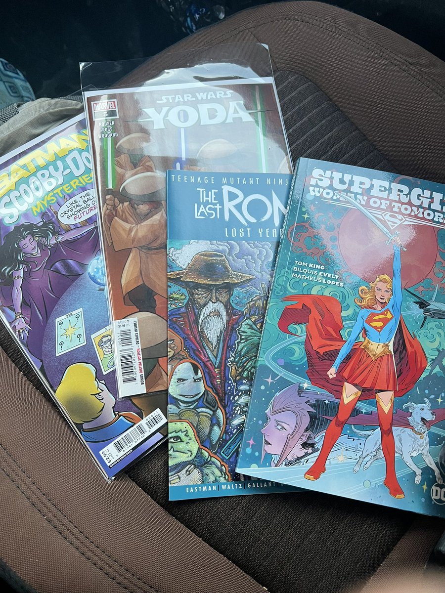 Not a bad haul today from the FLCS Fuck Town Conics and Vinyl!#ComicsAreForEveryone