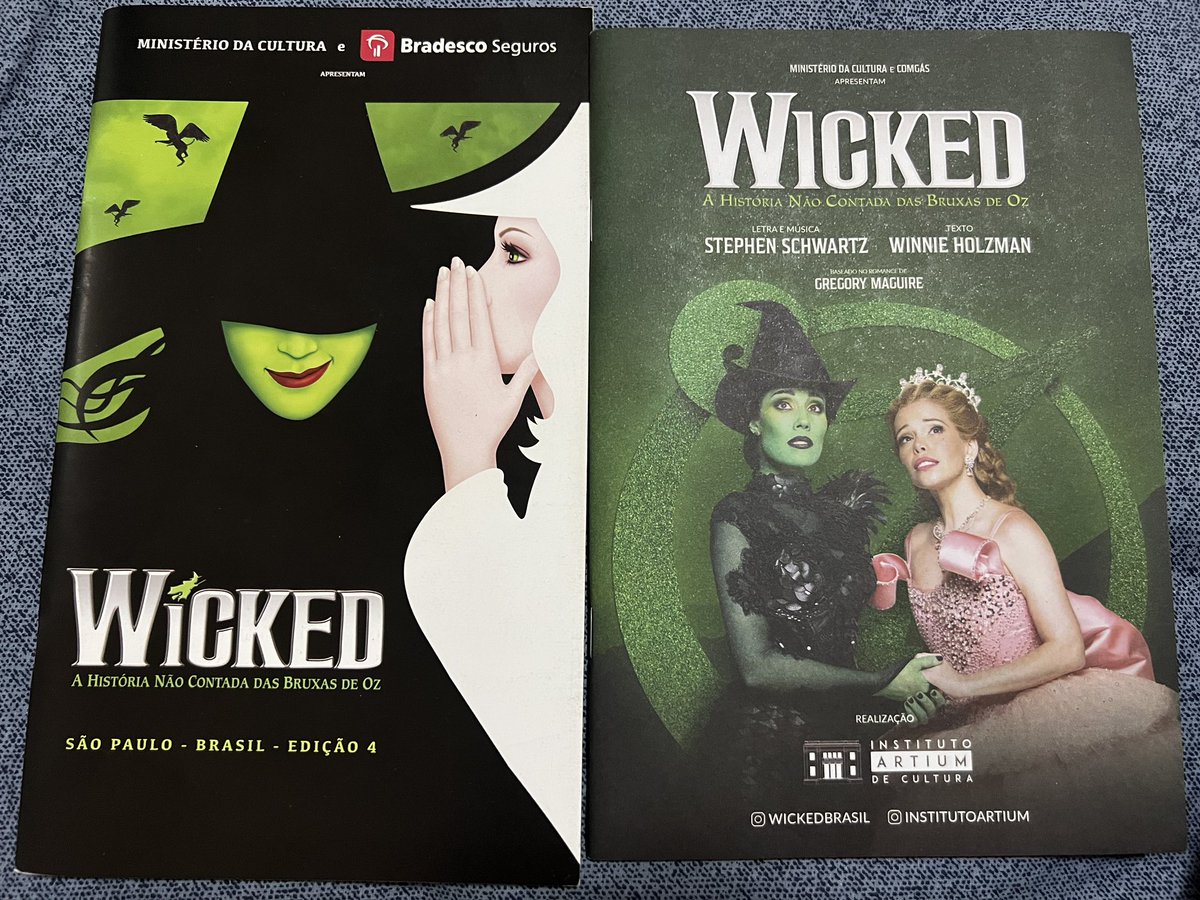 wolive02's tweet photo. Sete anos de diferença entre uma peça e outra 😲 #Wicked #wickedbrasil #t4fmusicais #atelierdecultura #teatromusical #teatrorenault #teatrosantander https://t.co/l83MaYSYm5
