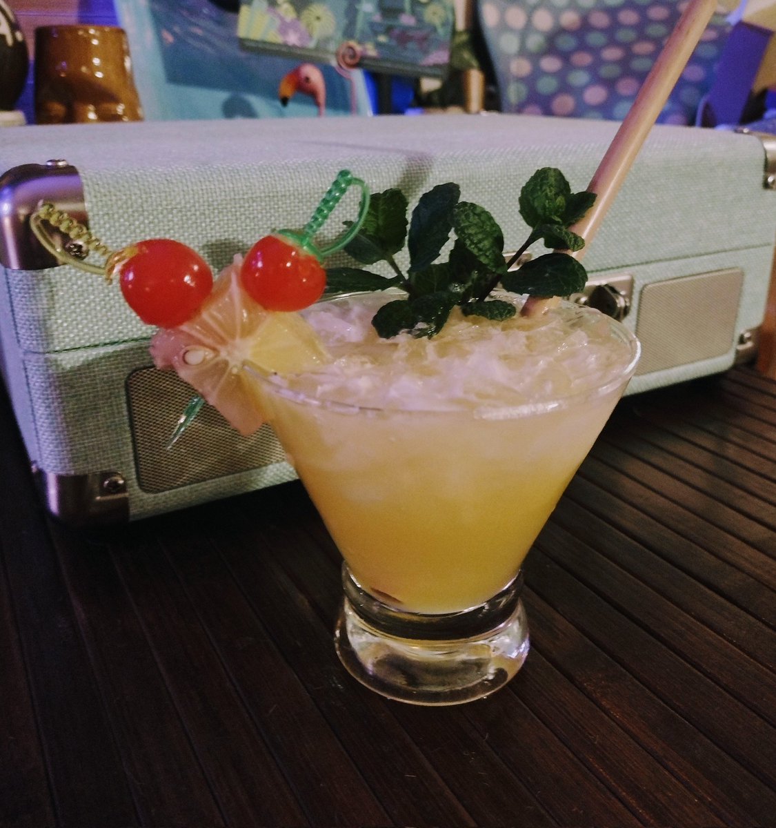 IkiAnd's tweet photo. Pieces Of Eight let's just say this cocktail is money. https://t.co/2d1RPGQr8Y