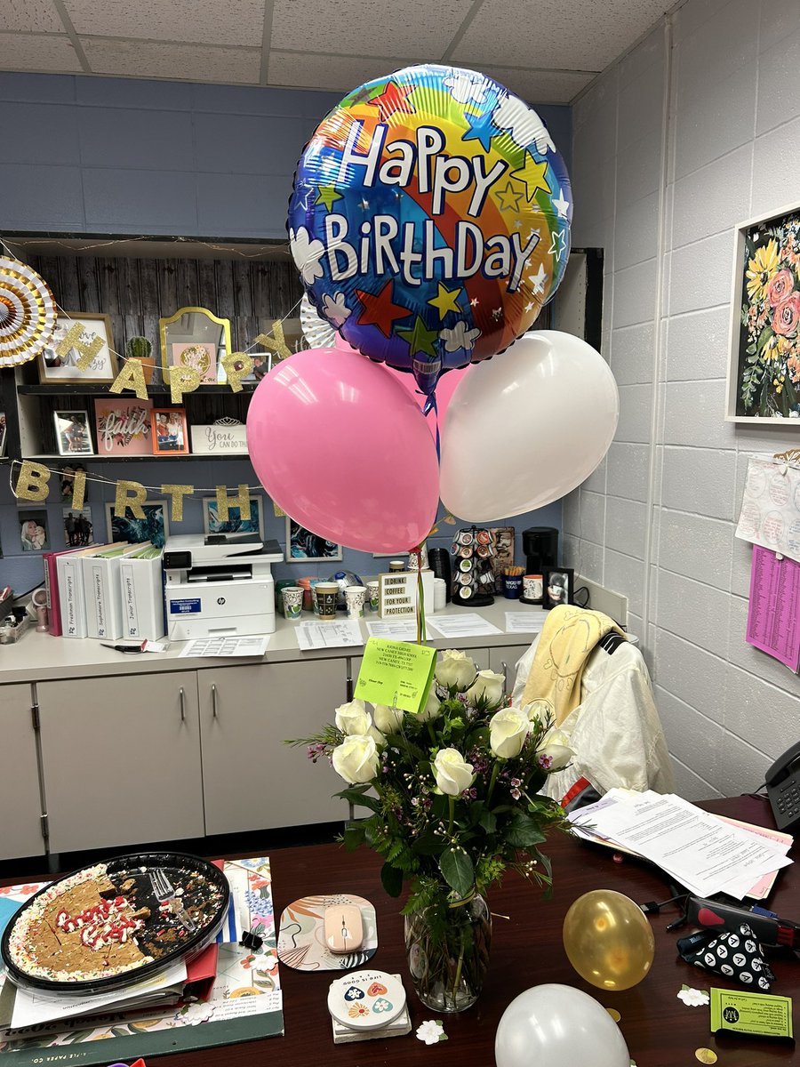 MissRolfes's tweet photo. An amazing milestone birthday doing what I love filled with amazing blessings from all my favorites 🥰 #3rddecade https://t.co/paXHBj2dZS
