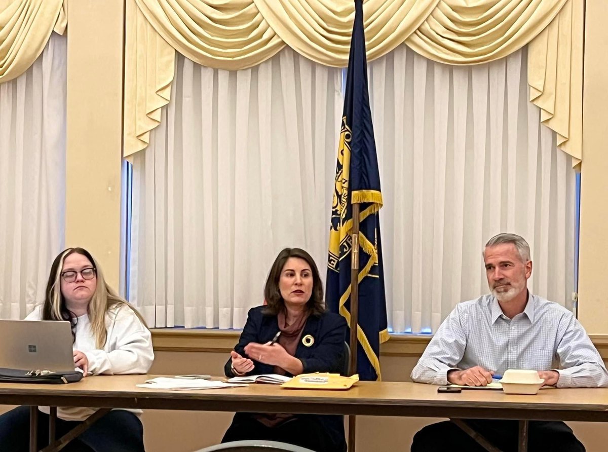 Dems4Colls's tweet photo. Thanks to all who attended our meeting and #WomensHistoryMonth special event, especially @camdencountynj Surrogate Michelle Gentek-Mayer and @Collingswood_NJ Commissioner Morgan Robinson for providing valuable insight on the importance of women’s representation in public service! https://t.co/id8voQDDau