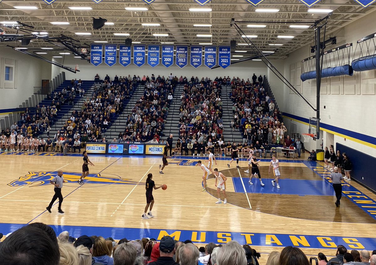 D3 Quarterfinal

Final Score:
Niles Brandywine 71
P-W 62

NB: Nylen Goins (19p), Byron Linley (15p), Jaremiah Palmer (12p)

P-W: Grady Eklund (30p), Jamison Eklund (23p)