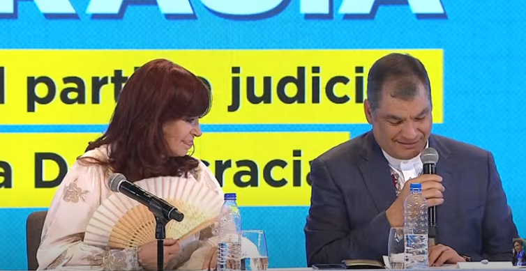 victorfyt's tweet photo. ¿Correa no tiene captura internacional? ¿Qué hace acá paseándose llorando lawfare con esta manga de delincuentes y fracasados nefastos? ¿Ahora este gobierno de mierda tampoco cumple los estatutos de Interpol? https://t.co/yv5fnbGm2U