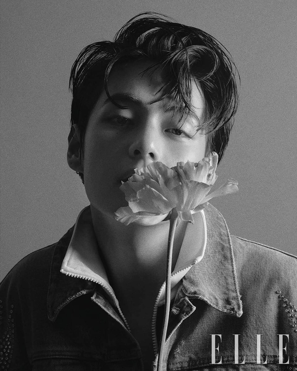 247Seoul's tweet photo. #kimtaehyung #v #ellekoreamagazine  #btsv #aprilcover #btsmerch #elle #ellekorea #btsarmys #V #hot #fire #ELLECoverStar #ellekorea #taekook #taehyungmagazine https://t.co/rb8d3HQNPM