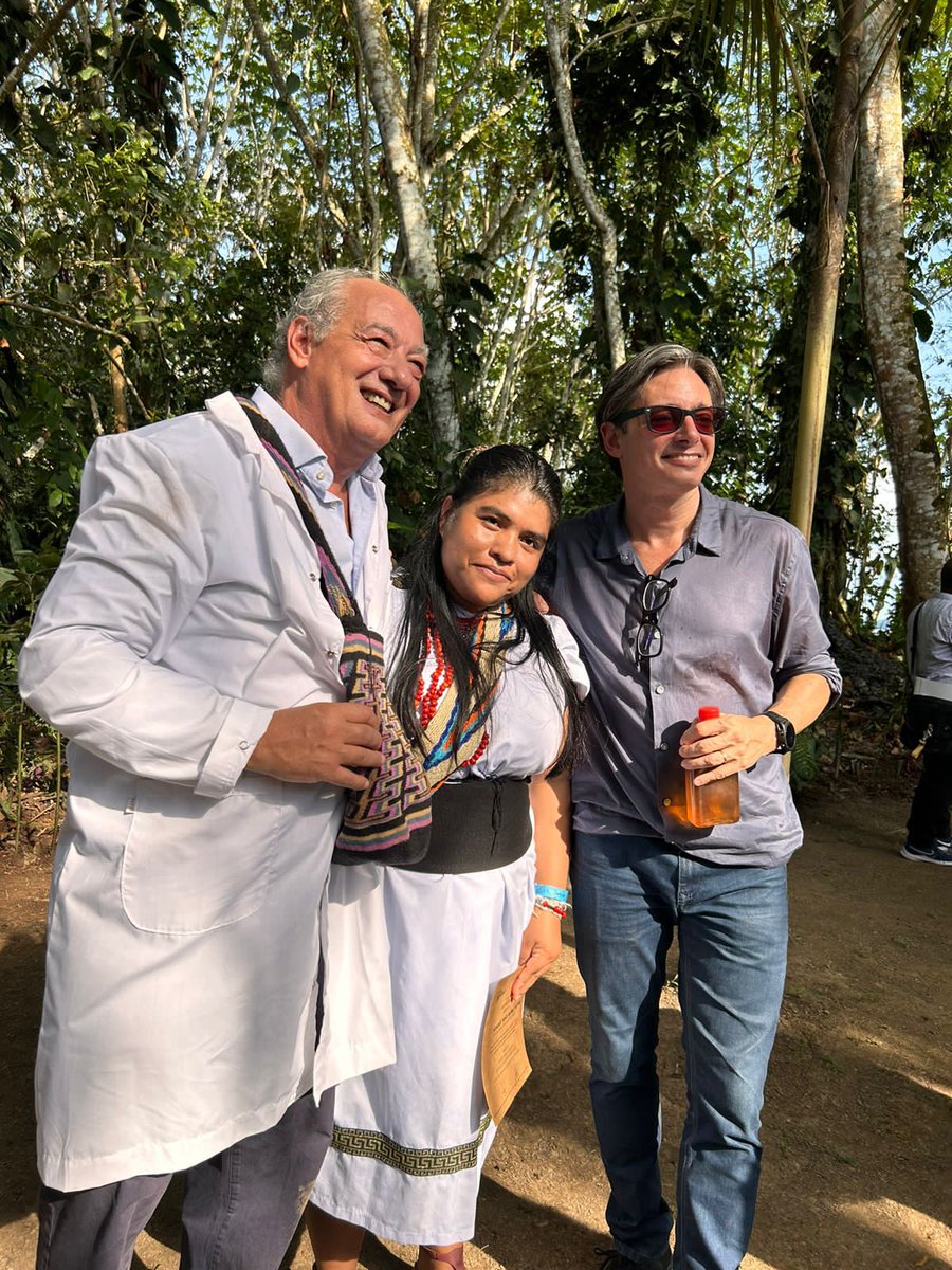 🌿 Nuestro vicepresidente corporativo de Programación Estratégica, <a href="/chrisasinelli/">Christian Asinelli</a>, está en el Amazonas colombiano acompañando la formación final de los jóvenes pertenecientes a la Escuela Laudato Si' (<a href="/MovLaudatoSi/">Movimiento Laudato Si'</a>). 

¡Te contamos más! 🧵👇