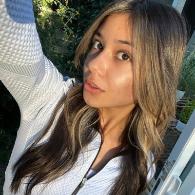 ElizabethK50478's tweet photo. Just got one for the gram 🤭 https://t.co/FkwAdWvSkY