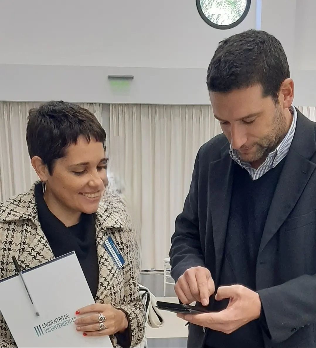 SergioPinget's tweet photo. Comienza a moverse la política en #Colón. El sábado ganó la lista oficial del @procolonoficial ubicando a @GloriaCampodon3 como Pte. Traducción: primera derrota política del Intendente #Walser. Ahora, con una sugestiva foto, se lanza la fórmula de la UCR. #ModoElectoral https://t.co/ayMiweSedY