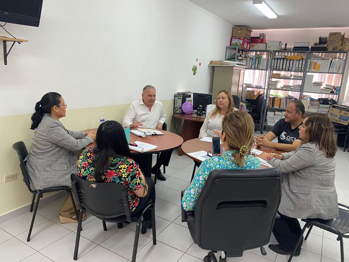 CapaCuliacan's tweet photo. Reunión de Equipo del personal de Capa Culiacán para ver avances y pendientes para la proxima supervisión y acreditación.
#adicciones
#JuntosPorLaPaz☂ 
#CEPTCA 
#TransformandoJuntos #Sinaloa #UNEMECAPA
#Prevención
#PorLaSaludMental
#ConadicTeEscucha
#SaludConSentidoSocial https://t.co/VbrxpTlIeA