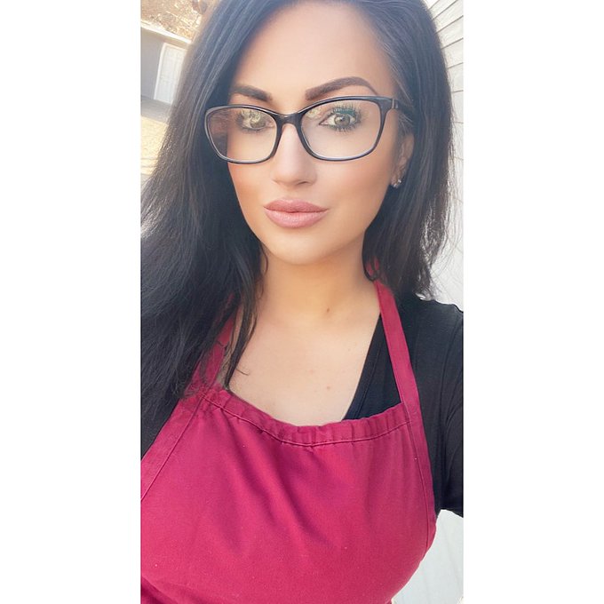 Volunteering today at the food bank! https://t.co/WsZ4AIfORc<a href="/tag/newprofilepic"class="tags"><span>#newprofilepic</span></a>