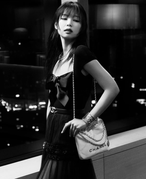 BLACKPINK Jennie 'Chanel 22 Bag' New Model