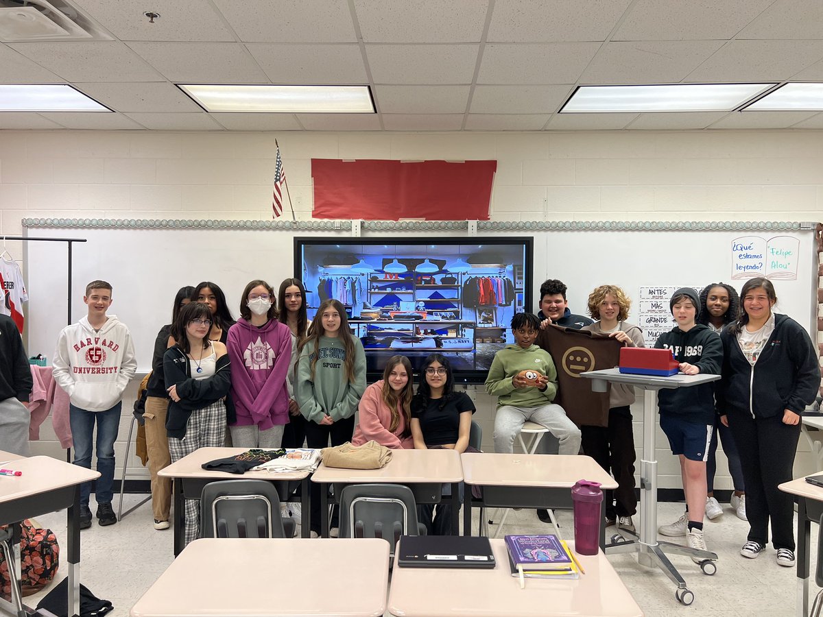 SraAlbaMercado's tweet photo. Love to see my students happy  and proud of their accomplishments! 🥰 Fantastic project. Now they can sell and buy in Spanish! https://t.co/uH8o4FjWan