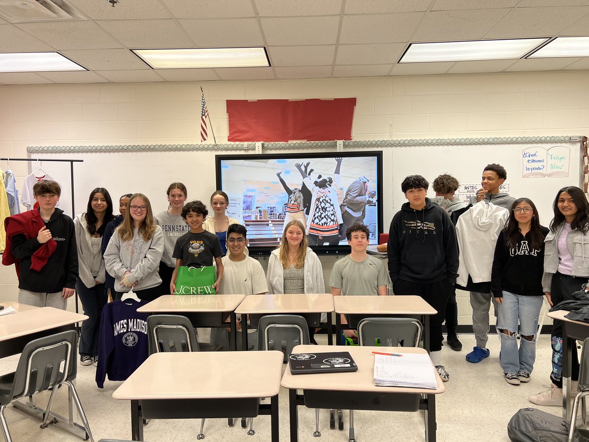 SraAlbaMercado's tweet photo. Love to see my students happy  and proud of their accomplishments! 🥰 Fantastic project. Now they can sell and buy in Spanish! https://t.co/uH8o4FjWan