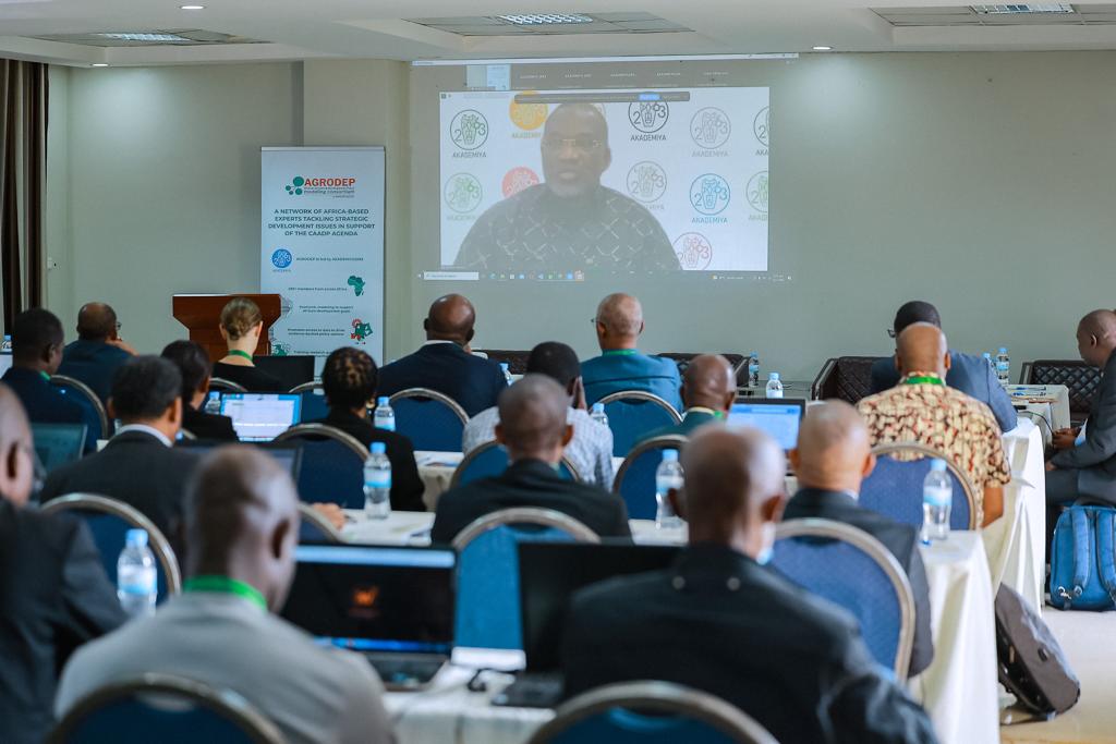 AKADEMIYA2063's tweet photo. 2023 @AGRODEP Annual Conference!
This edition will review progress in @AGRODEP activities & provide a platform for sharing research outputs, in a bid to remobilize, strengthen & reconnect its members in their various networks.
Learn more about the event👉https://t.co/1kmSKVSMcL https://t.co/BzZ5q5FrqW