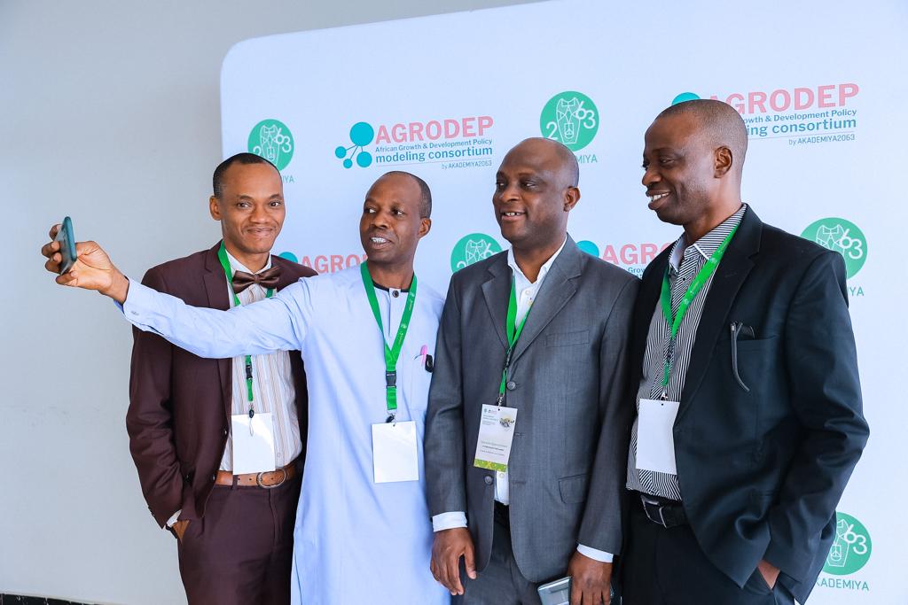 AKADEMIYA2063's tweet photo. 2023 @AGRODEP Annual Conference!
This edition will review progress in @AGRODEP activities & provide a platform for sharing research outputs, in a bid to remobilize, strengthen & reconnect its members in their various networks.
Learn more about the event👉https://t.co/1kmSKVSMcL https://t.co/BzZ5q5FrqW
