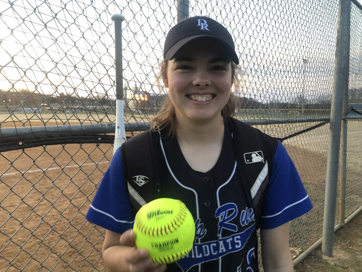 ca_boswell3's tweet photo. Went 3-4 tonight with two doubles, a home run, and two double playes!! Let’s go wildcats!!💙🖤 @UNCCoachPapa @RMCSoftballKP @Coach_LaPorte @PackSoftball @AshleyWadeUNCW @lynchburg_sb @DrCoachBrown5 @DeepRunSoftball https://t.co/MQgkvlnVwu