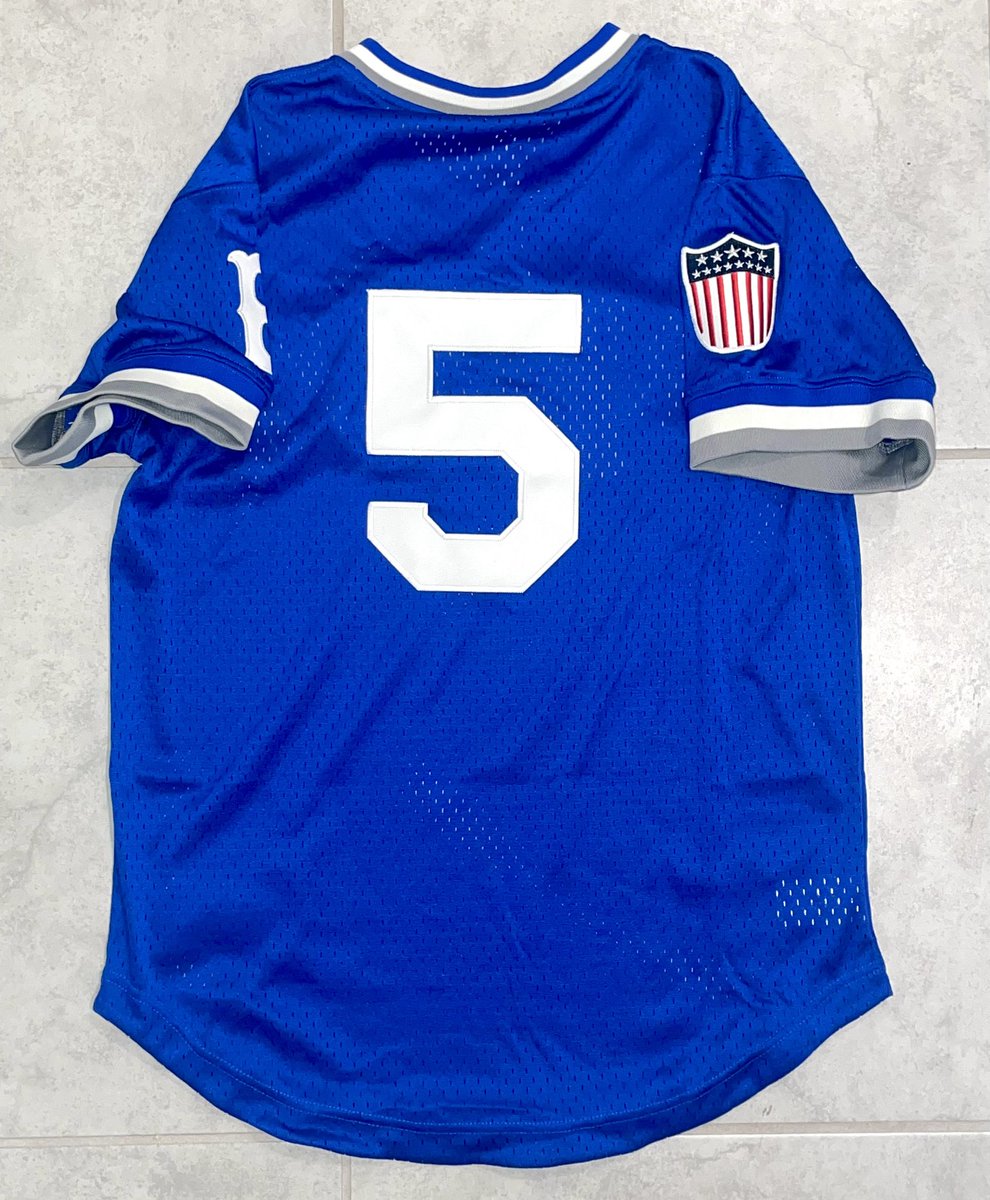 ClaudiaRafael2's tweet photo. @RetailTuesday Brooklyn Royal Giants Negro League Jersey 
Brand New
Small
$45 Shipped 
#RetailTuesday https://t.co/IYFIw4CWWd