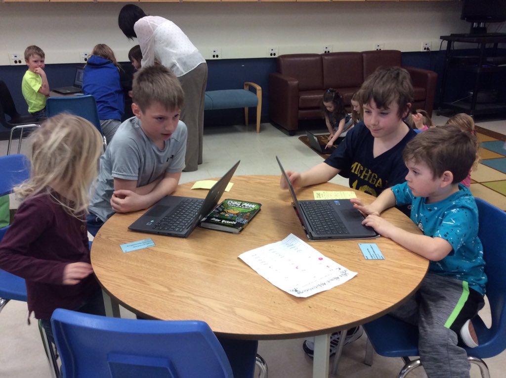 RegierReport's tweet photo. We love helping our little buddies!  Today we were tech teachers and helped our buddies login to the chromebooks.  @SeaforthPublic https://t.co/nSto8GmKxl