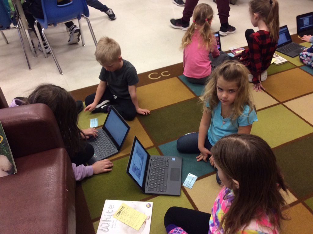 RegierReport's tweet photo. We love helping our little buddies!  Today we were tech teachers and helped our buddies login to the chromebooks.  @SeaforthPublic https://t.co/nSto8GmKxl