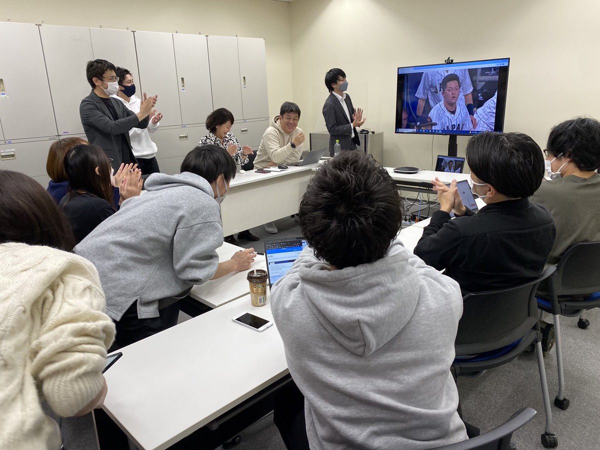 fellows_2008's tweet photo. 社長からみんなで応援しようと🇯🇵

会議室開放中！！！
頑張れ日本！！！！

#WBC2023 
#WBC 
#頑張れニッポン https://t.co/Dww1PWAm2W