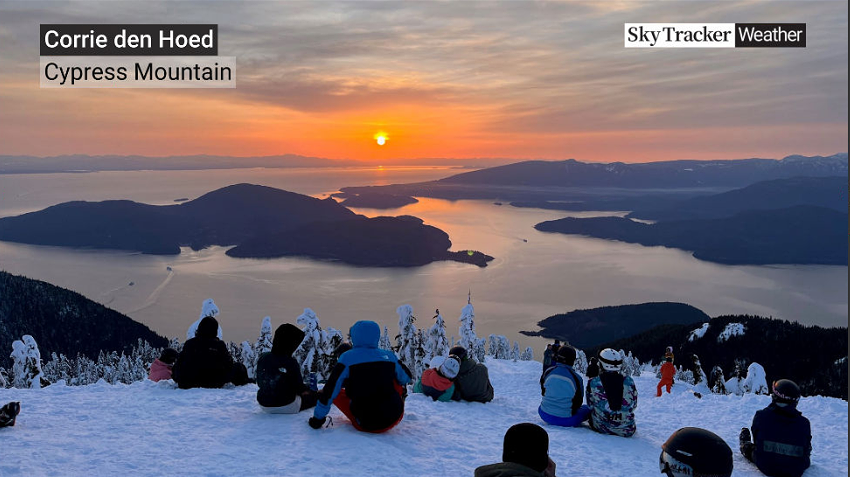 The ski season isn't over yet! 
Tonight's @GlobalBC #weatherwindow

#springskiing #bc #sunset #cypressmountain #howesound