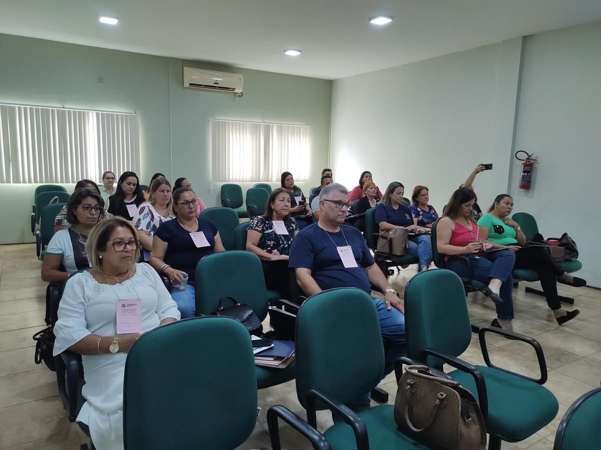 jessetsantos's tweet photo. Hoje representei o Executivo na abertura do Encontro de Conselheiros Tutelares Municipais da Fronteira Oeste. Oportunidade de discutir políticas públicas voltadas para as crianças e adolescentes, bem como reafirmar o papel dos conselheiros, que tem participação fundamental. https://t.co/hPHCMcVakt