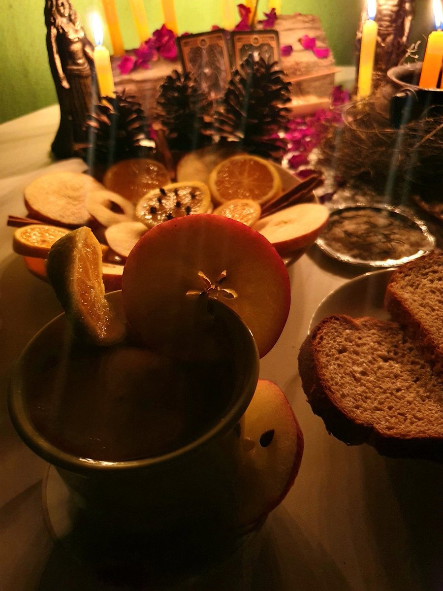 _Lithawitch's tweet photo. Mabon 🍁 https://t.co/sCzm6obCWm