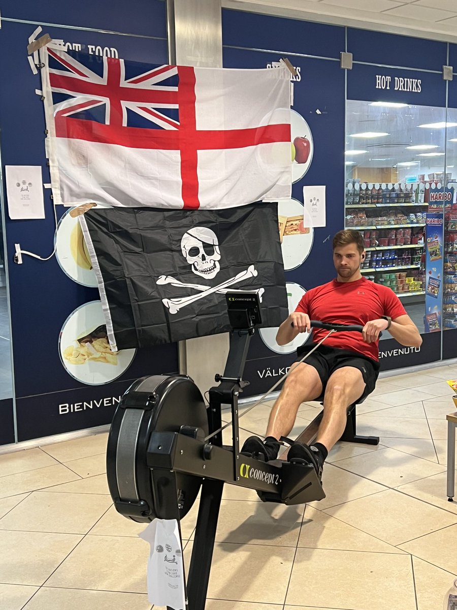 Burning the midnight oil! 🪔 RN Diving Officer and XO Lt Bennett taking us up to the halfway point! Thank you for all donations so far, please keep them coming! ⚓️ gofundme.com/f/miln-family-…