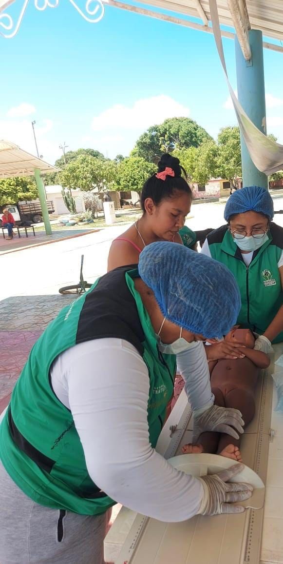 yaneriscc's tweet photo. Hoy acompañamos jornada de identificación con la Registraduría Nacional en el corregimiento de Tomarrazón #Riohacha. Se valoraron 33 niños y 2 madres gestantes. Encontrando 4 niños en riesgo de desnutrición que serán vinculados al programa Mil días de #ICBF para su recuperación. https://t.co/yIncNbL6gp