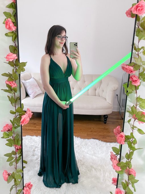 I showed you my lightsaber plz respond https://t.co/sDg3Z9NAPB