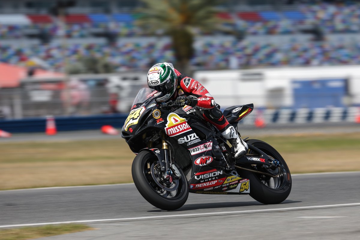 Fast Fact from the @motoamerica @daytona 200: Fast lap of the weekend was a 1:48.133 by Dunlop rider @escalanterichie in Q2, also a new track record! ⏰ #RideDunlop #RaceDunlop #Daytona #Daytona200 #MotoAmerica #DunlopDaytona #DunlopFamily