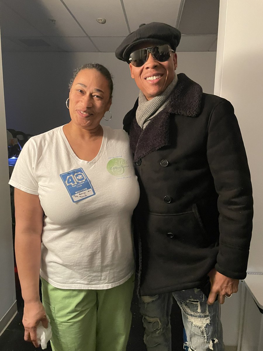 Ls44Shaw's tweet photo. When your called to Rock 🪨, because Ronnie Devoe  needs a massage before the show #prudentialcenter #neweditionlegacytour https://t.co/35UcgX05bu