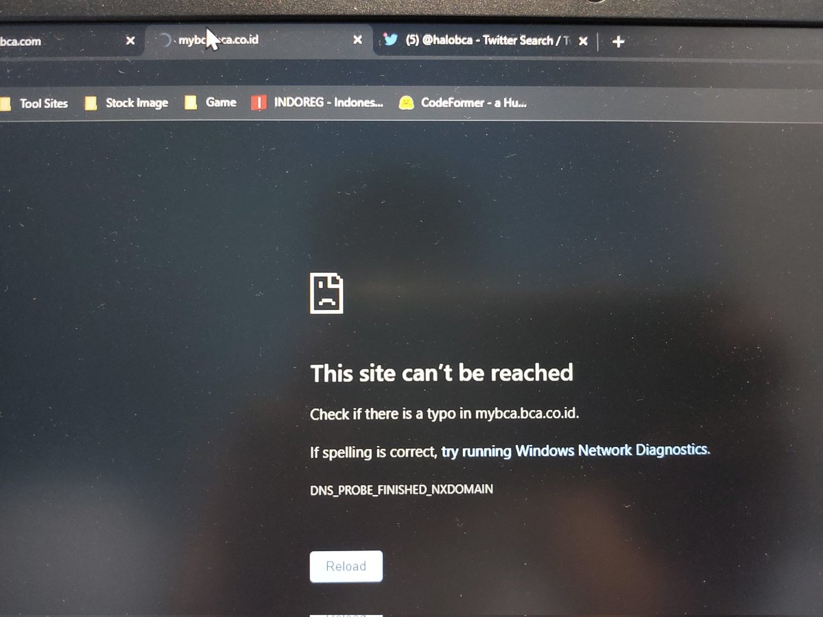 exliko's tweet photo. @HaloBCA Aplikasi m-banking dan ebanking anda error. BCA mobile merah terus, website tidak bisa dibuka.
Saya sudah memakai 3 provider mobile data + 2 ISP internet kabel, semuanya seperti itu https://t.co/czi1CW9fZp