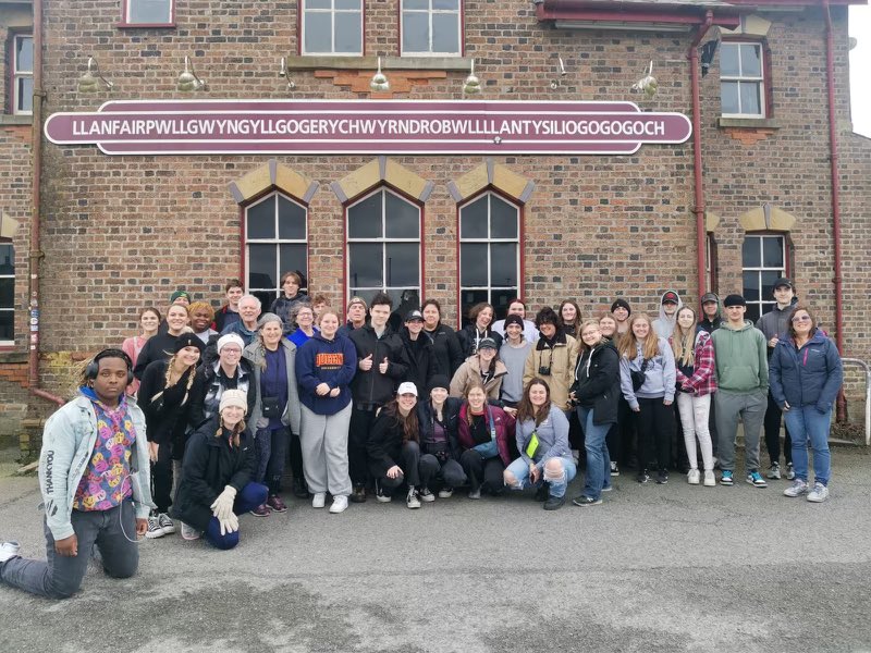 Amber Mitchell tweet media