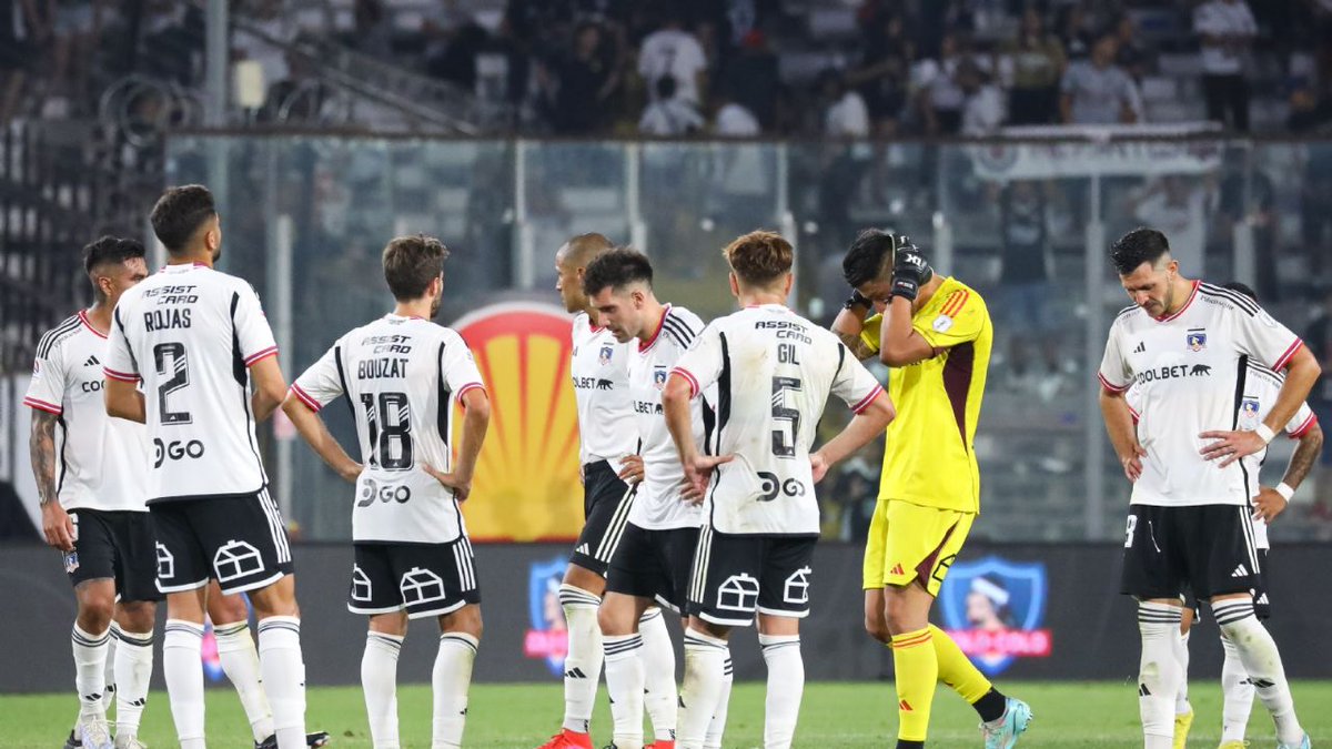 📌Colo-Colo 2022 en 8 PJ:

✔️5 Triunfos
🟰2 Empates
❌1 Derrota

1️⃣17 puntos (1°)
⚽(Convierten 18 goles y reciben 4)

📌Colo-Colo 2023 en 8PJ:

✔️3 Triunfos
🟰2 Empates
❌3 Derrotas

8️⃣11puntos (8°)
⚽(Convierten 13 goles y reciben 14)