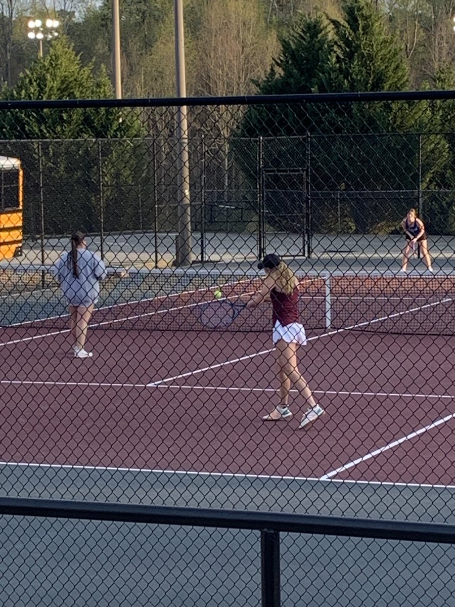 DrThomasPCSD's tweet image. Big region wins tonight at Central High! Girls and boys both blank Northwest Whitfield 5-0 and remain undefeated in Region 7AAAA. Huge region road match on Thursday at Sonoraville with the #1 seed on the line for the region tourney. Let’s go, Lion netters! #24Strong #LionPride