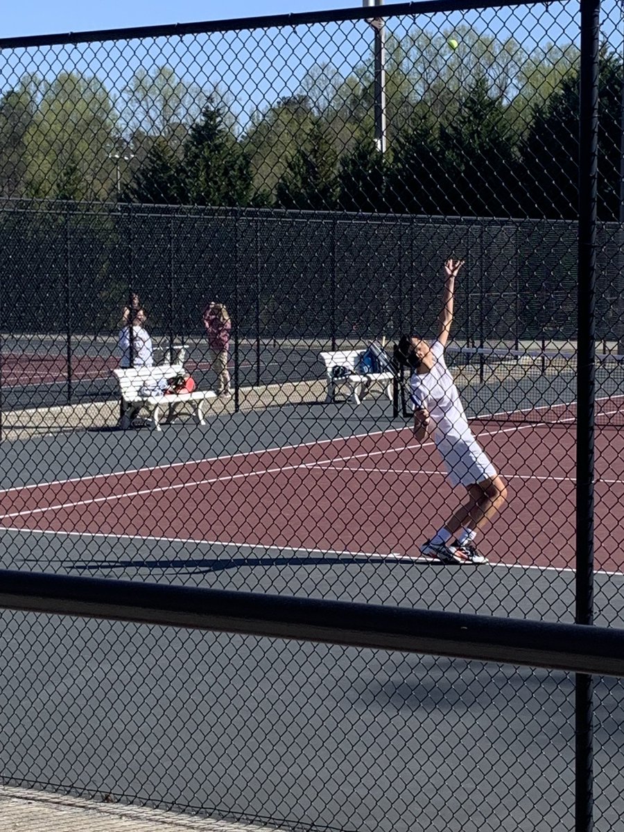 DrThomasPCSD's tweet image. Big region wins tonight at Central High! Girls and boys both blank Northwest Whitfield 5-0 and remain undefeated in Region 7AAAA. Huge region road match on Thursday at Sonoraville with the #1 seed on the line for the region tourney. Let’s go, Lion netters! #24Strong #LionPride