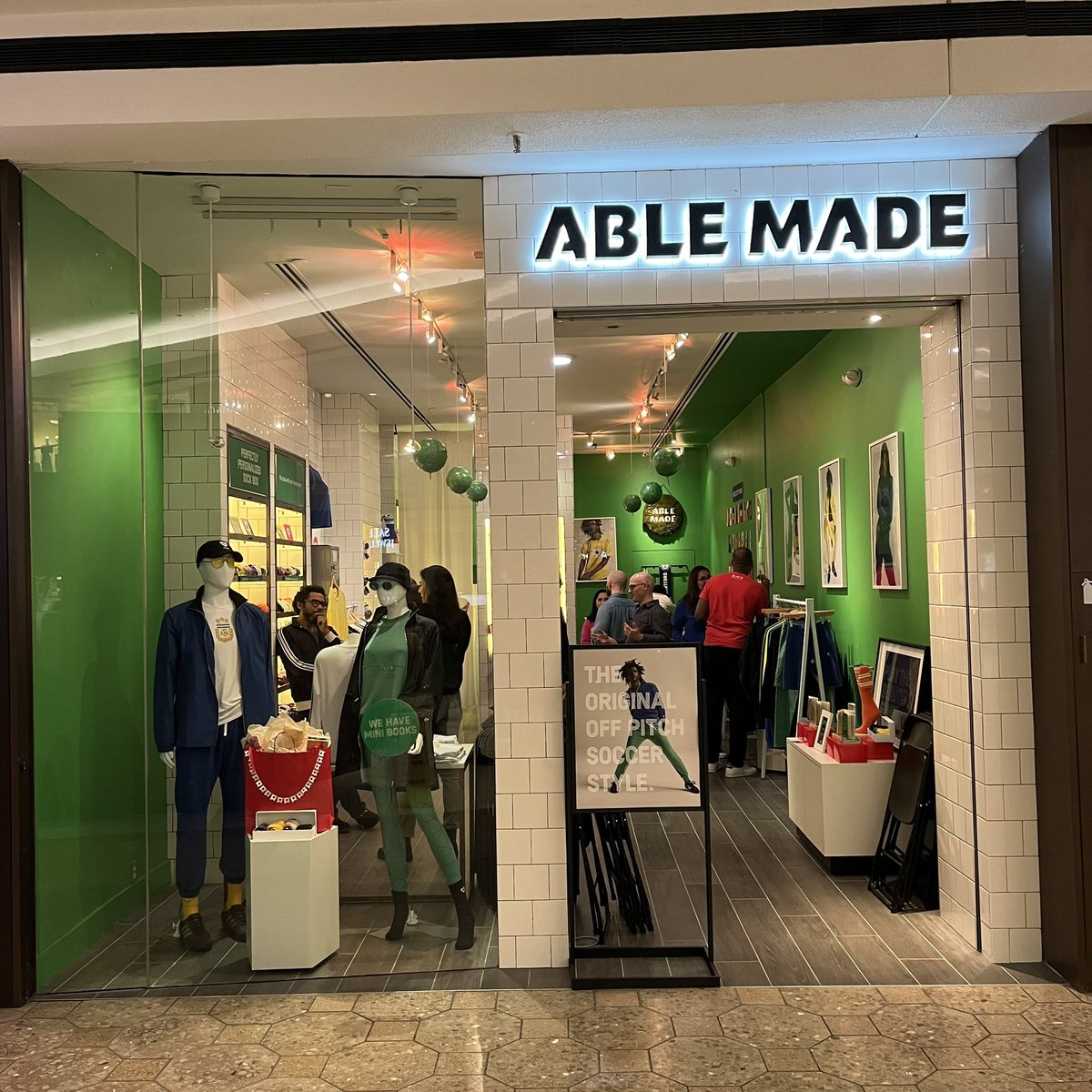 mason_inc's tweet photo. Inspiring #CTartdirectorsclub event and conversation tonight with the creative minds behind @AbleMade and @AthleticBrewing ✌️Talking all things design, purpose driven brands and walking the talk. https://t.co/oPqM1it0tA