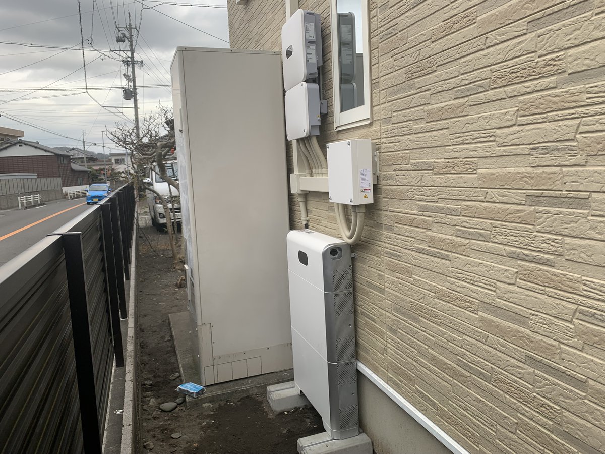 isozumisetsubi's tweet photo. 3月12日・蓄電池設置工事 住宅1軒完了👷‍♂️
#静岡県中部 #静岡市 ＃蓄電池 ＃電気工事 ＃住宅 ＃イソズミ設備 #Huawei ＃蓄電池システム ＃工事店 https://t.co/zF7ZrEWT0t