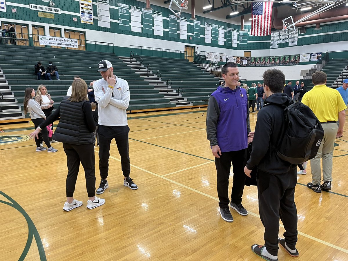 GrandBlancHoops's tweet photo. For the third straight game, coaches from Northern Iowa made the trip from Cedar Falls to watch Panther recruit RJ Taylor. They just might like that kid! Seriously though, always great to have Head Coach Ben Jacobson and Assistant Seth Tuttle on hand!
#Together #Family 🐾🏀 https://t.co/cNGjIsUL78