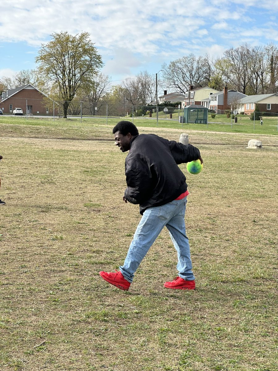 Our parent shout out this week goes to one of our Recess a buddies Mr. Swain! We are grateful for Mr. Swain taking time out of his week to have recess with our 5th graders! #TeamWorks