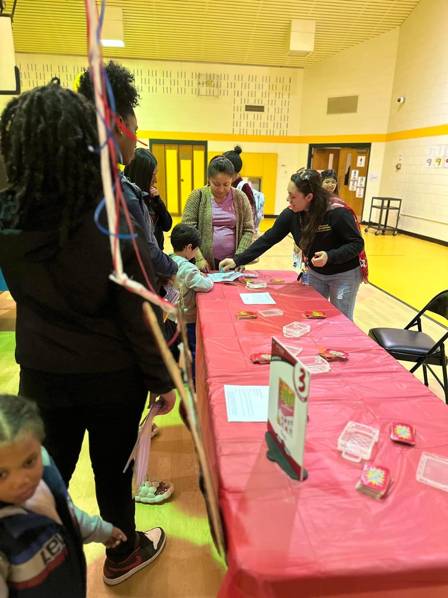 allygal513's tweet photo. Such a fun Math and Literacy night! @Chalkley_ES https://t.co/JiKrbTuvo7