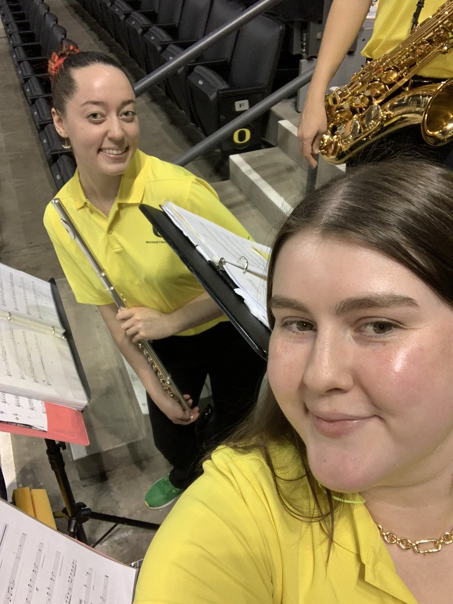 uoclarinets's tweet photo. what’s up Wisconsin band 🤩🦆#alwaysus #goducks #nit2023 https://t.co/O9hPA3bU7e