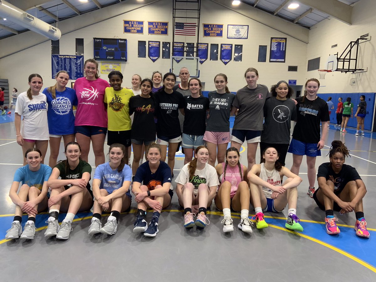 Love how the competition &amp; passion for learning are growing!

Not just "HOOPS" regulars, but students from many of the NJ/NY's best AAU clubs!  After all it's all about #development!

Grow your game here <a href="/ushoops/">Coach Rich Leary</a>!

#WeTeach
<a href="/NJLadiesHoops/">NJ Ladies Hoops</a> <a href="/chatgirlshoops/">Chatham High School (NJ) Girls Basketball</a> <a href="/hgsl_girls/">Hoop Group Girls</a> <a href="/NYGHoops/">NYGHoops</a>