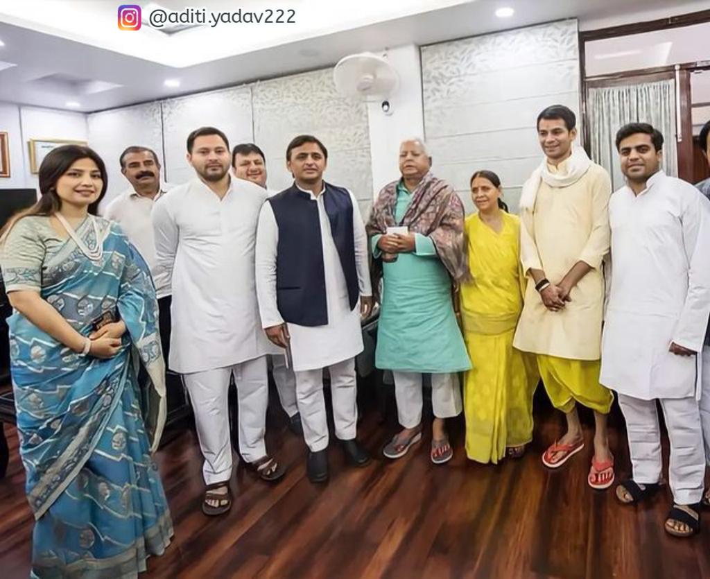 Aadhyayadavv's tweet photo. एक रिश्ता प्यार का, एक बंधन परिवार का ❤️ https://t.co/IDNvM74mZc